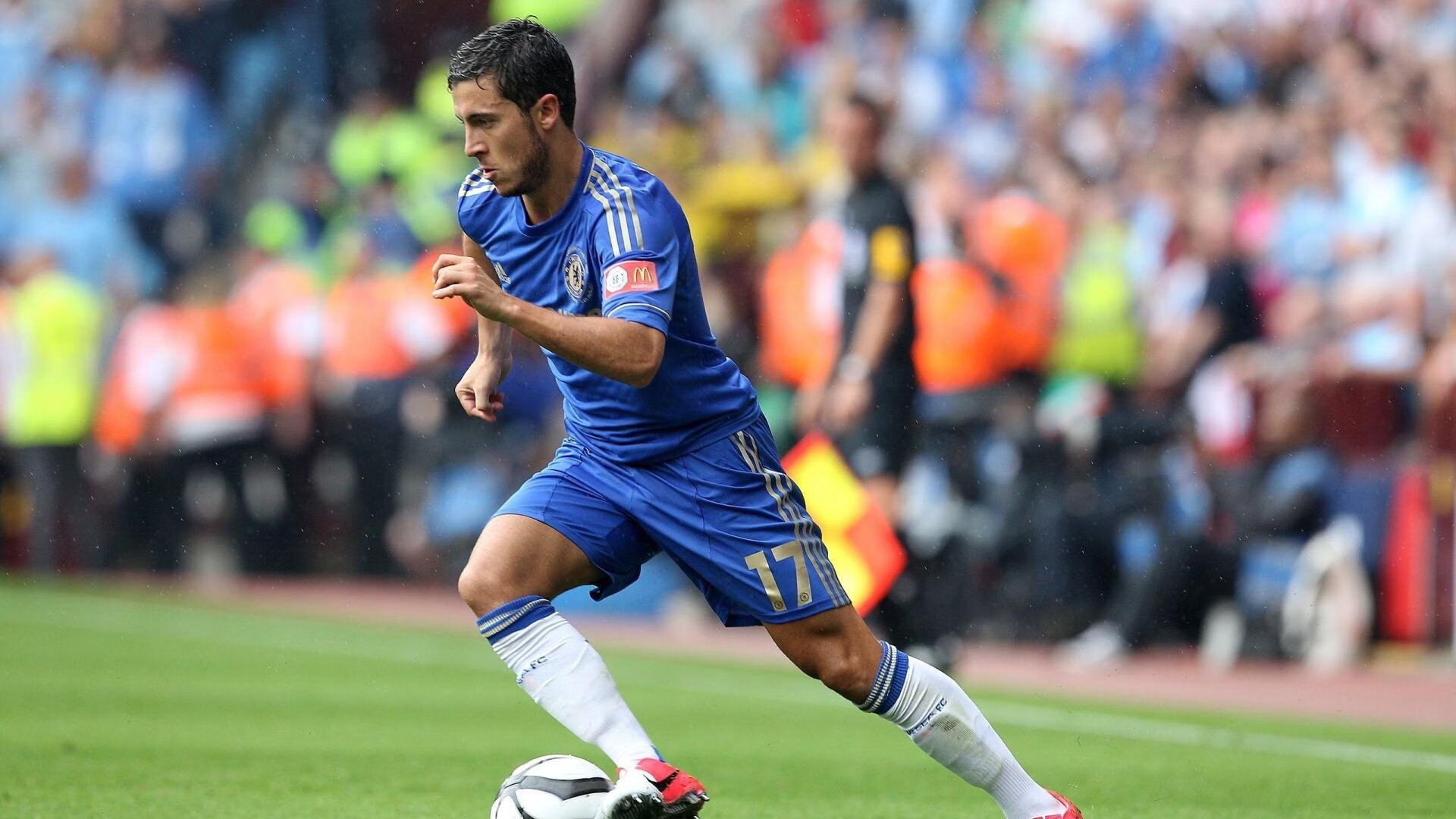 管理创新：成立中超联赛运行保障中心，中超联赛官方合作伙伴